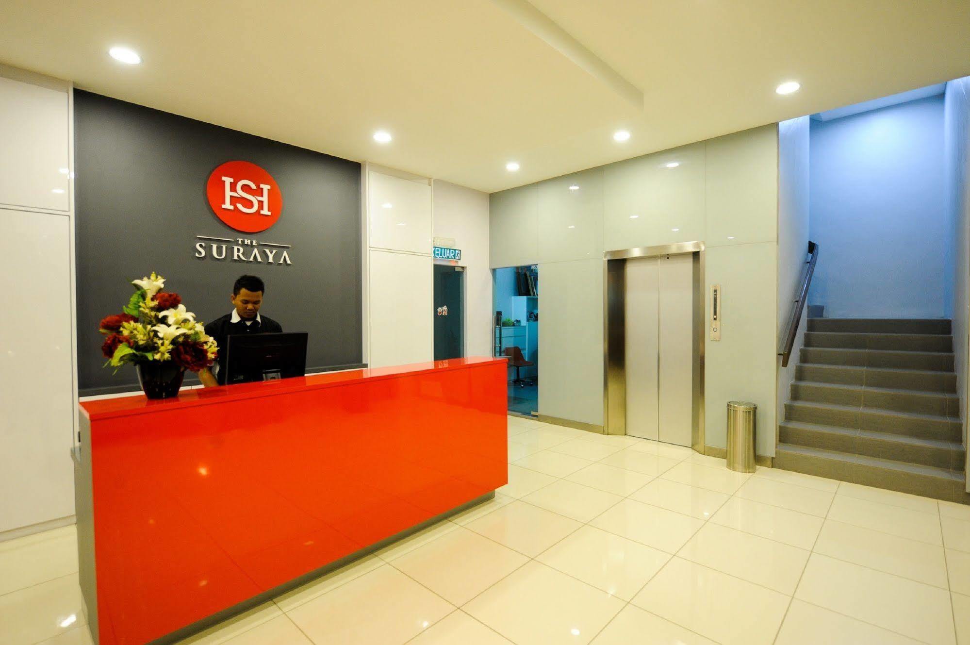 Oyo 232 The Suraya Hotel Kuantan Bagian luar foto