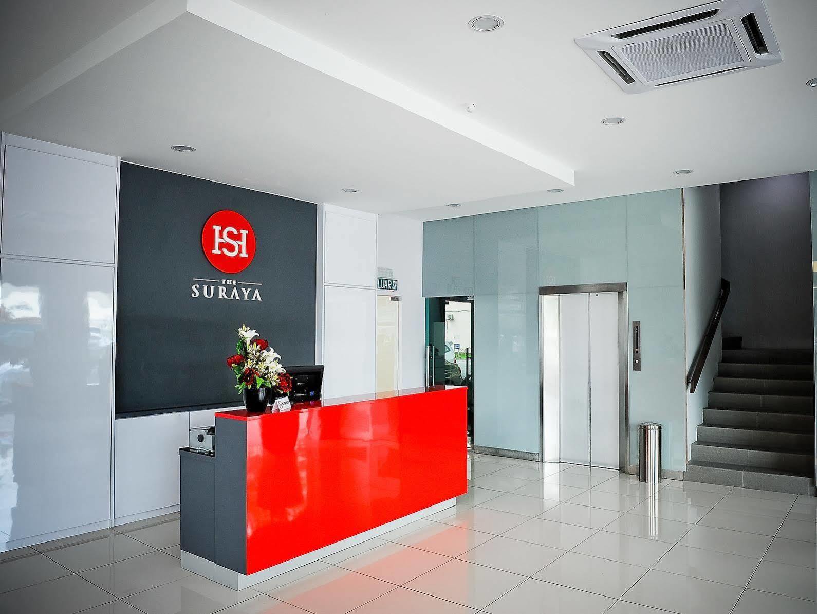 Oyo 232 The Suraya Hotel Kuantan Bagian luar foto