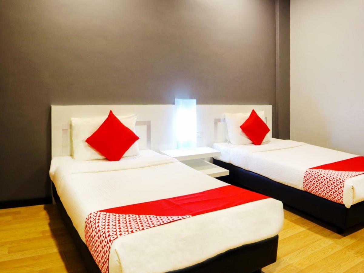 Oyo 232 The Suraya Hotel Kuantan Bagian luar foto