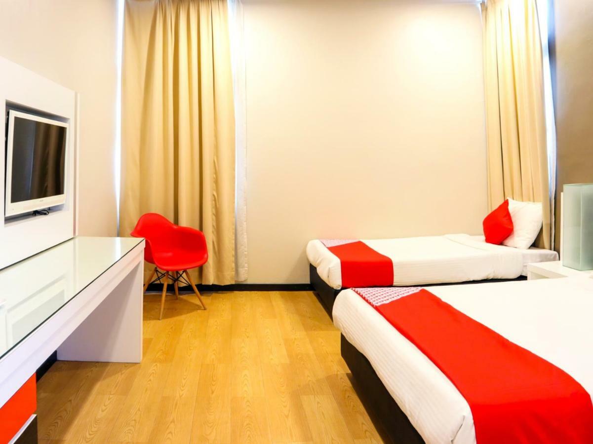 Oyo 232 The Suraya Hotel Kuantan Bagian luar foto