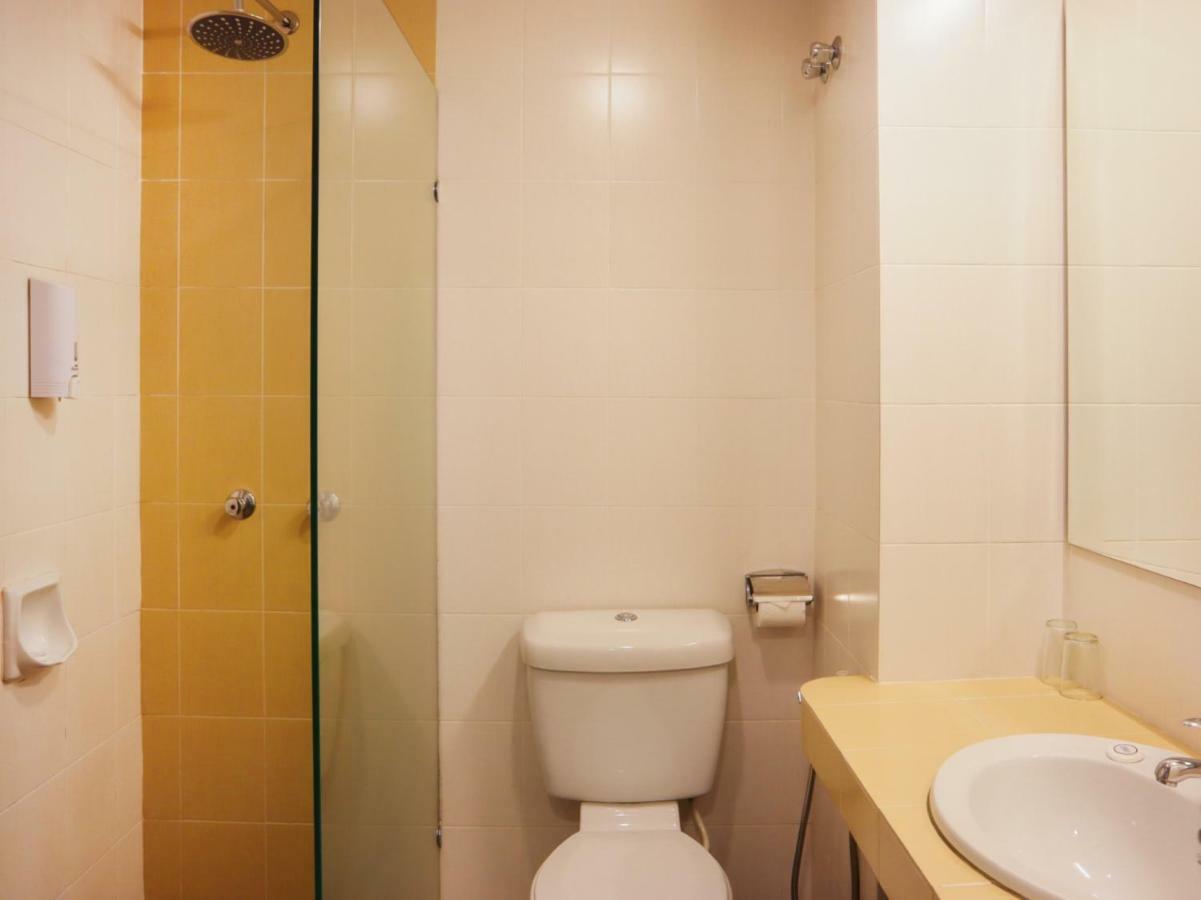 Oyo 232 The Suraya Hotel Kuantan Bagian luar foto