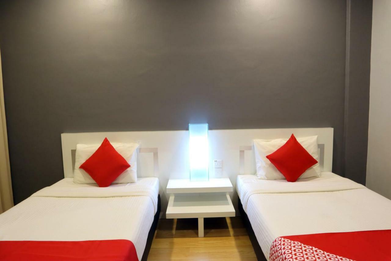 Oyo 232 The Suraya Hotel Kuantan Bagian luar foto
