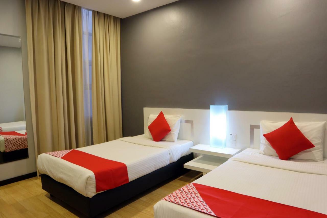Oyo 232 The Suraya Hotel Kuantan Bagian luar foto