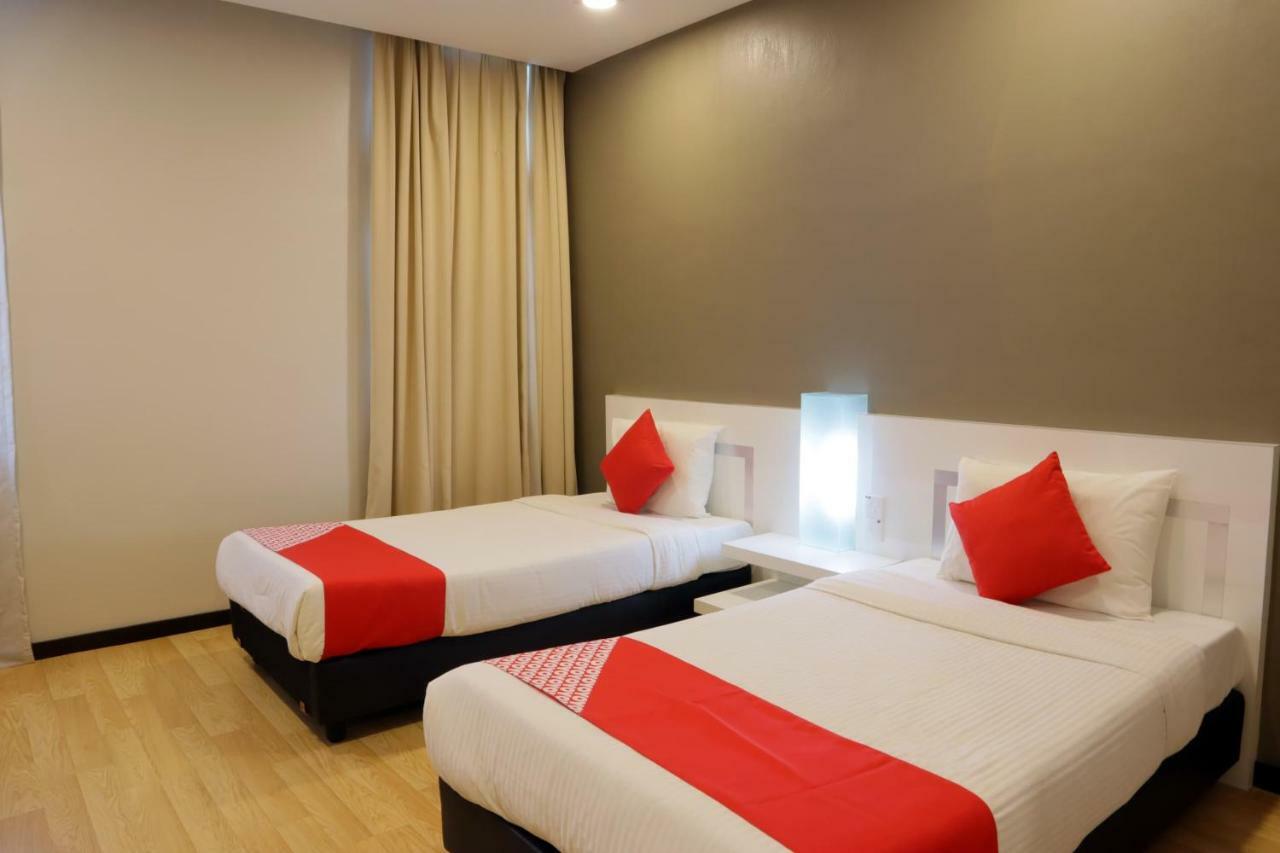 Oyo 232 The Suraya Hotel Kuantan Bagian luar foto