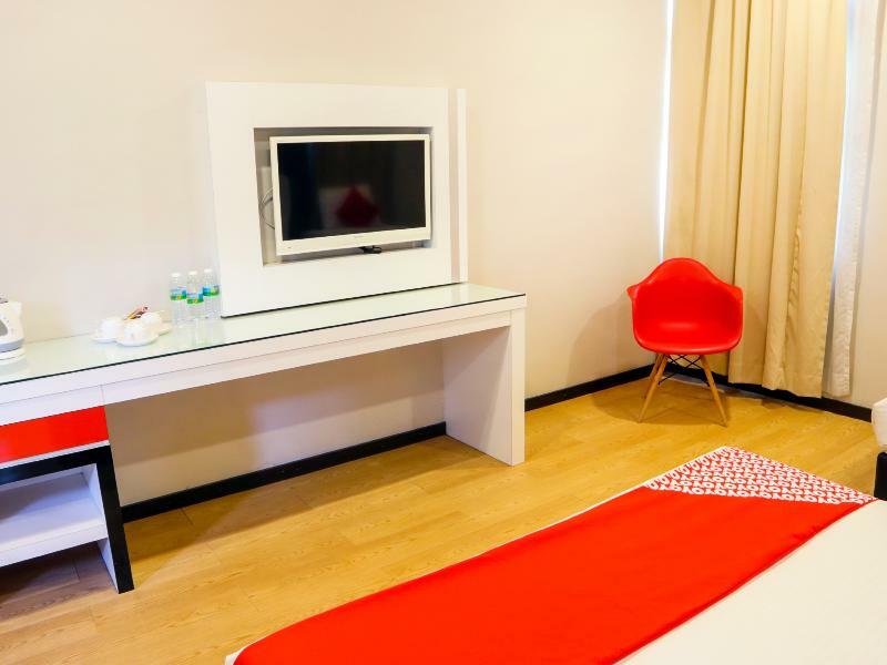 Oyo 232 The Suraya Hotel Kuantan Bagian luar foto